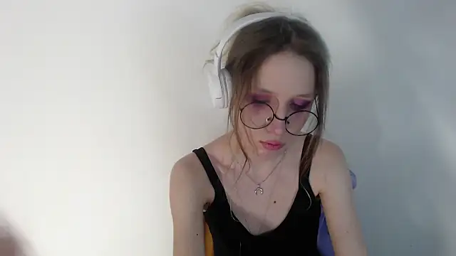  Hanna Moon  online show from April 2026 11:24:02 AM