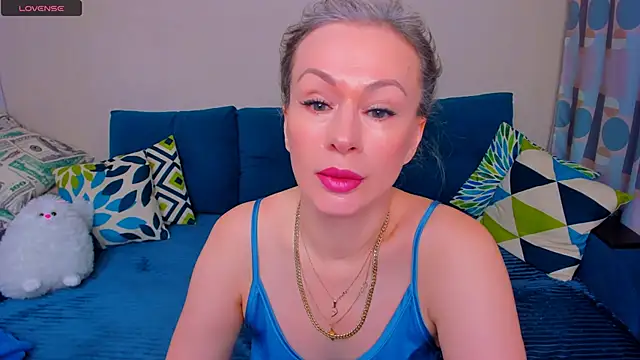 EllenMoore online show from November 2025 03:05:01 AM