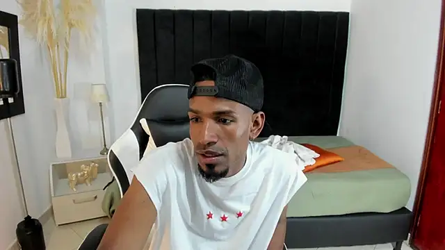 Snapshot of anhtony_wayans chatting on November 2025 12:55:02 AM anhtony wayans online show from November 2025 12:55:02 AM