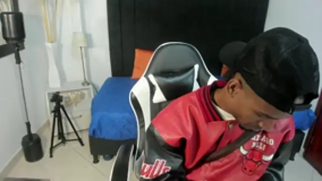 Snapshot of anhtony_wayans chatting on November 2025 01:00:02 AM anhtony wayans online show from November 2025 01:00:02 AM