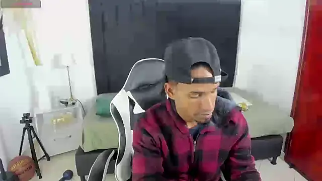 Snapshot of anhtony_wayans chatting on December 2025 12:29:01 AM anhtony wayans online show from December 2025 12:29:01 AM