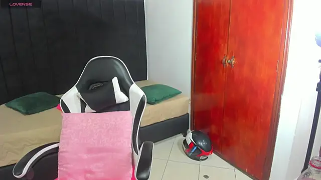 Snapshot of anhtony_wayans chatting on January 2026 11:51:02 PM anhtony wayans online show from January 2026 11:51:02 PM