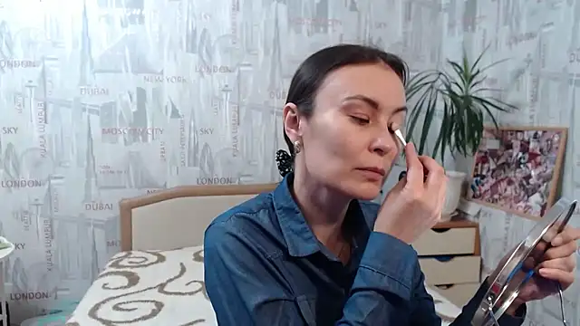 GinaQSoul online show from October 2025 10:35:02 AM