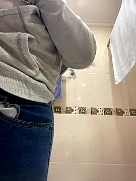 Fancyxlove online show from November 2025 12:38:02 PM