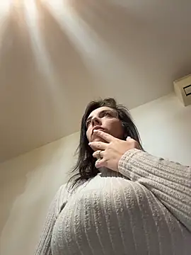 Snapshot of Almmaxxxx chatting on February 2026 05:47:02 PM Almmaxxxx online show from February 2026 05:47:02 PM