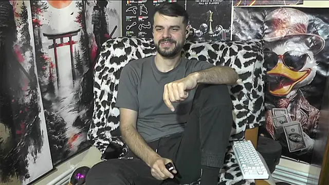 Snapshot of 00george chatting on April 2026 04:55:01 PM 00george online show from April 2026 04:55:01 PM