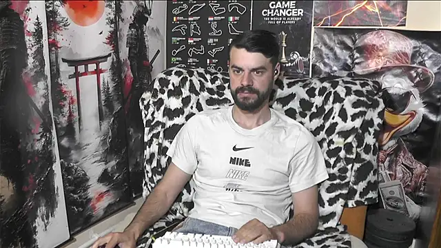 Snapshot of 00george chatting on May 2026 05:14:01 AM 00george online show from May 2026 05:14:01 AM