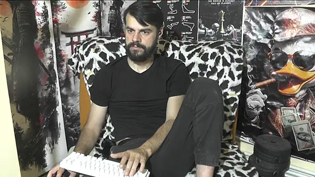 Snapshot of 00george chatting on May 2026 11:39:01 AM 00george online show from May 2026 11:39:01 AM