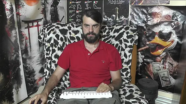 Snapshot of 00george chatting on June 2026 12:01:02 AM 00george online show from June 2026 12:01:02 AM
