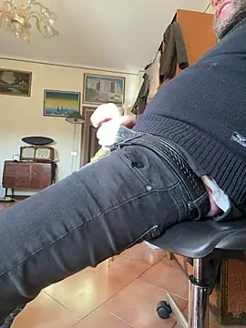 SsdobermannsS online show from April 2026 03:48:02 PM