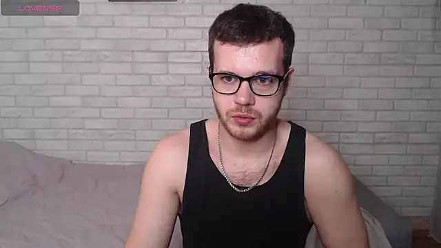 Snapshot of Alexxx_horny chatting on May 2026 07:00:02 PM Alexxx horny online show from May 2026 07:00:02 PM