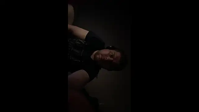 Czechyoungboy online show from December 2025 01:57:01 AM