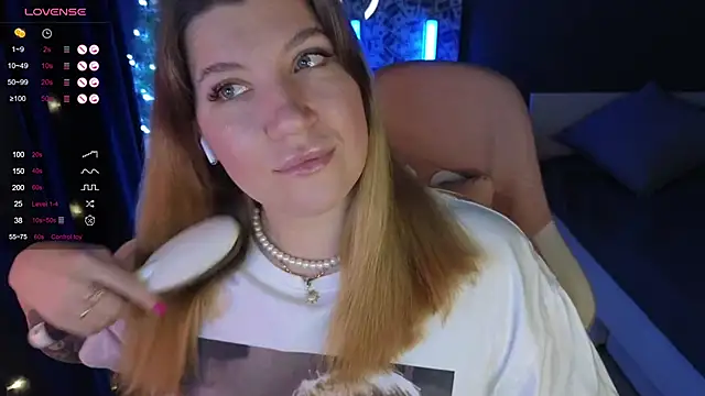 Snapshot of Fairy__Sofia chatting on December 2024 08:18:01 AM Fairy Sofia online show from December 2024 08:18:01 AM