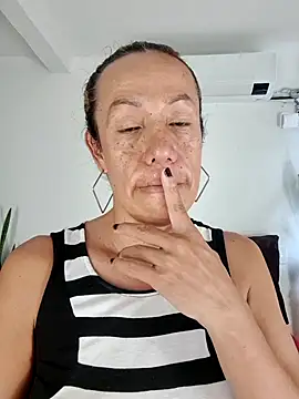 YOURSDEBORA online show from November 2025 07:04:02 PM