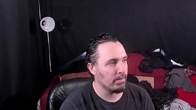 Metalstud online show from December 2025 03:56:01 AM