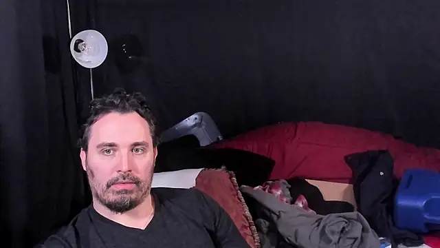 Metalstud online show from December 2025 11:45:01 PM