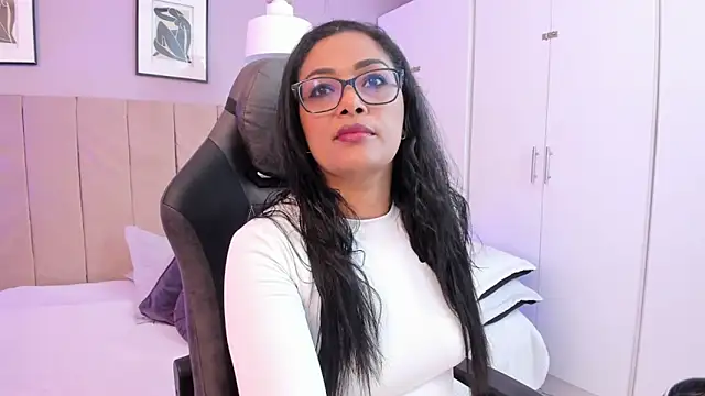 Inndrahot online show from February 2025 03:18:02 AM