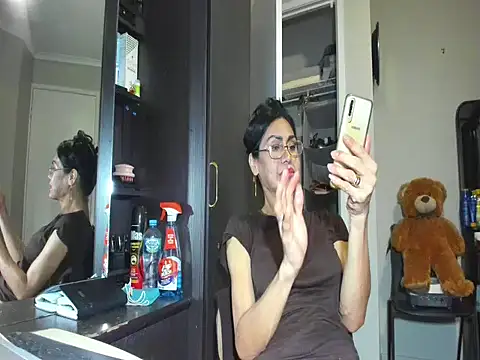 Angelchezcka online show from April 2026 11:05:01 AM