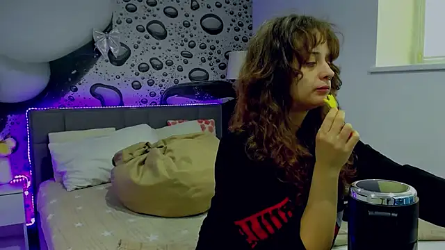 AlmaFancy online show from April 2026 05:29:02 AM