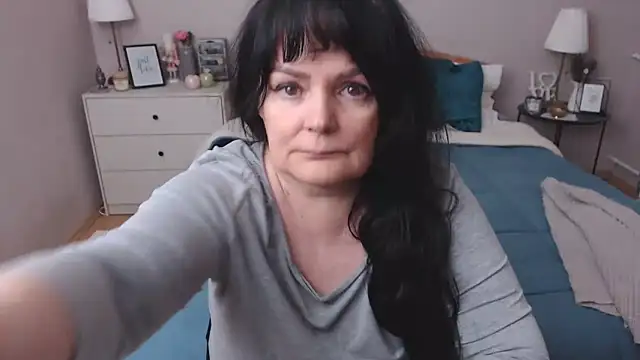 Snapshot of LeveMe2Nightt chatting on December 2025 01:08:01 PM LeveMe2Nightt online show from December 2025 01:08:01 PM