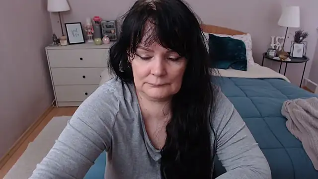 Snapshot of LeveMe2Nightt chatting on February 2026 01:31:02 PM LeveMe2Nightt online show from February 2026 01:31:02 PM