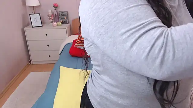 Snapshot of LeveMe2Nightt chatting on March 2026 01:06:02 PM LeveMe2Nightt online show from March 2026 01:06:02 PM