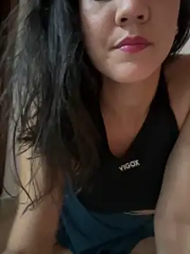 Snapshot of mahia_queen chatting on June 2026 11:40:02 PM mahia queen online show from June 2026 11:40:02 PM