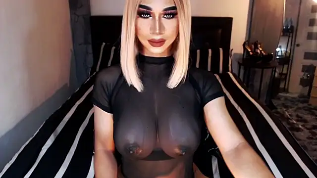Snapshot of MassiveCockxMistress chatting on June 2026 12:44:02 AM MassiveCockxMistress online show from June 2026 12:44:02 AM