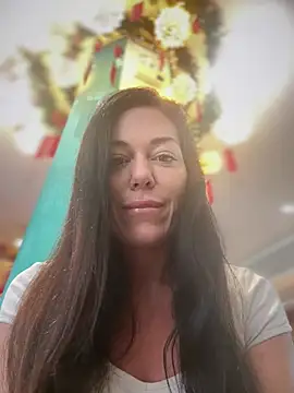 Snapshot of LilliThelo chatting on February 2026 02:00:01 AM LilliThelo online show from February 2026 02:00:01 AM