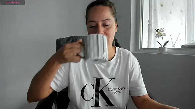 Snapshot of DiamondKay chatting on October 2025 06:08:02 AM DiamondKay online show from October 2025 06:08:02 AM