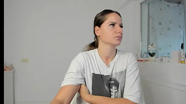 Snapshot of DiamondKay chatting on November 2025 08:02:02 AM DiamondKay online show from November 2025 08:02:02 AM