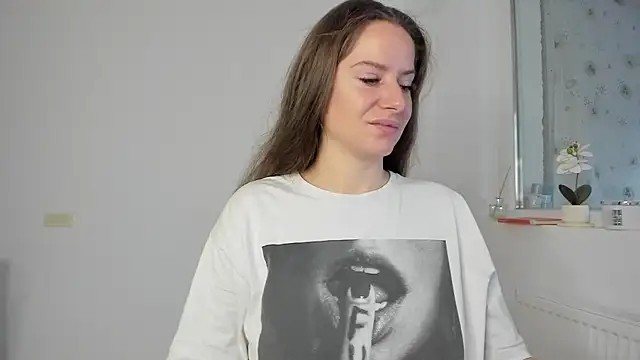 Snapshot of DiamondKay chatting on December 2025 09:07:01 AM DiamondKay online show from December 2025 09:07:01 AM