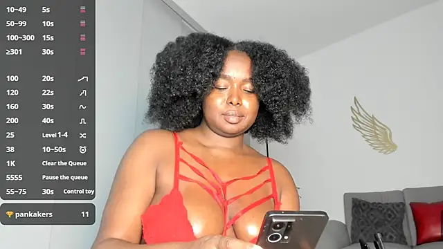 Snapshot of TanishaEvans chatting on April 2026 02:21:01 AM TanishaEvans online show from April 2026 02:21:01 AM
