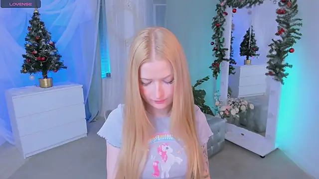 Snapshot of Laly_Peach chatting on January 2025 04:13:01 PM Laly Peach online show from January 2025 04:13:01 PM