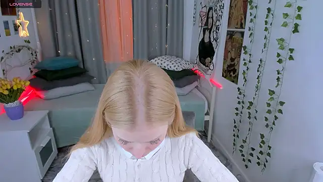 Snapshot of Laly_Peach chatting on January 2025 03:43:01 PM Laly Peach online show from January 2025 03:43:01 PM