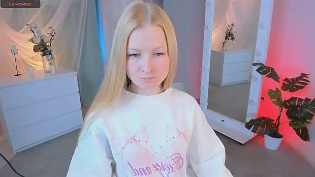 Snapshot of Laly_Peach chatting on January 2025 04:30:02 PM Laly Peach online show from January 2025 04:30:02 PM