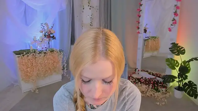 Snapshot of Laly_Peach chatting on February 2025 05:30:02 PM Laly Peach online show from February 2025 05:30:02 PM