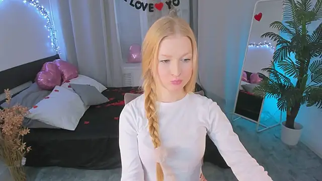 Snapshot of Laly_Peach chatting on February 2025 04:15:02 PM Laly Peach online show from February 2025 04:15:02 PM