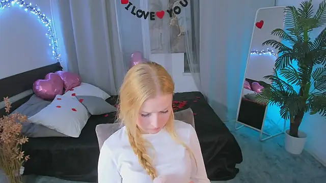 Snapshot of Laly_Peach chatting on February 2025 07:21:01 PM Laly Peach online show from February 2025 07:21:01 PM