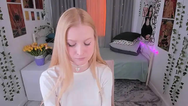 Snapshot of Laly_Peach chatting on February 2025 04:13:02 PM Laly Peach online show from February 2025 04:13:02 PM