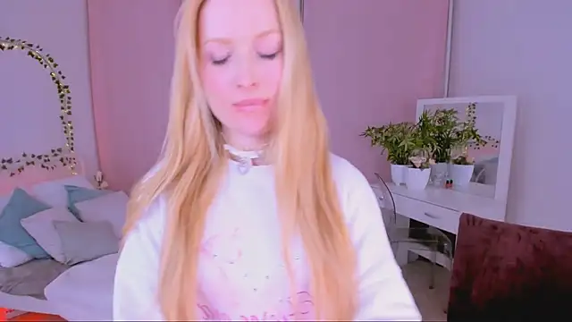 Snapshot of Laly_Peach chatting on March 2025 07:53:01 PM Laly Peach online show from March 2025 07:53:01 PM