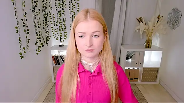 Snapshot of Laly_Peach chatting on March 2025 04:04:02 PM Laly Peach online show from March 2025 04:04:02 PM