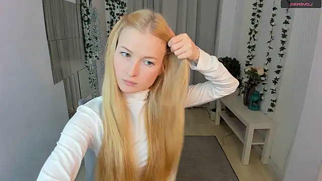 Snapshot of Laly_Peach chatting on December 2025 05:08:02 PM Laly Peach online show from December 2025 05:08:02 PM