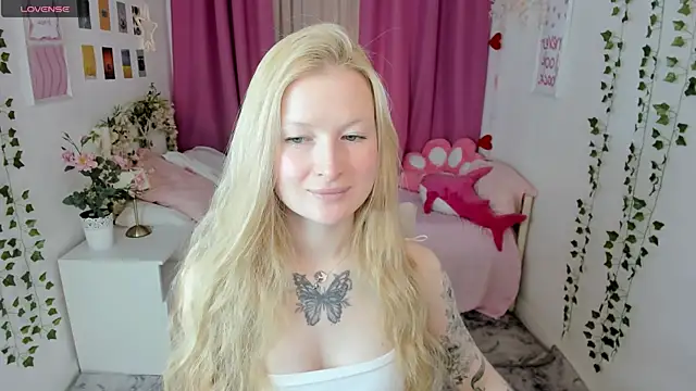 Laly Peach online show from April 2026 11:14:01 AM