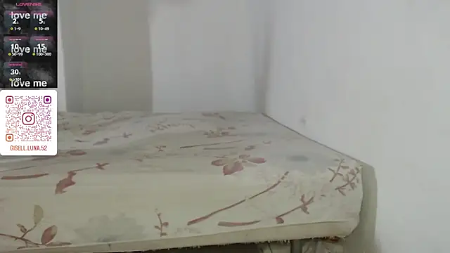 Snapshot of moon_cat85 chatting on January 2025 08:54:01 PM moon cat85 online show from January 2025 08:54:01 PM