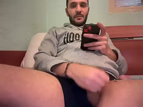 Snapshot of AlexandruUK chatting on January 2026 01:38:01 PM AlexandruUK online show from January 2026 01:38:01 PM