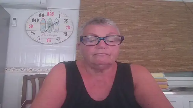 GrannyChrissy68 online show from October 2025 06:08:01 PM