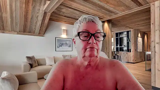 GrannyChrissy68 online show from February 2026 05:53:01 PM