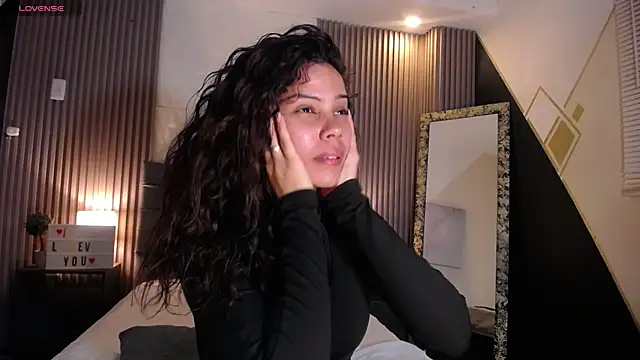 Snapshot of ximena_diaz chatting on December 2024 08:40:02 PM ximena diaz online show from December 2024 08:40:02 PM