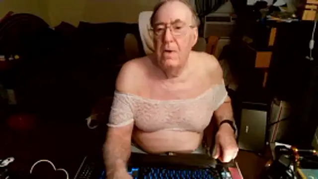 Snapshot of Toastir chatting on June 2026 01:46:01 PM Toastir online show from June 2026 01:46:01 PM